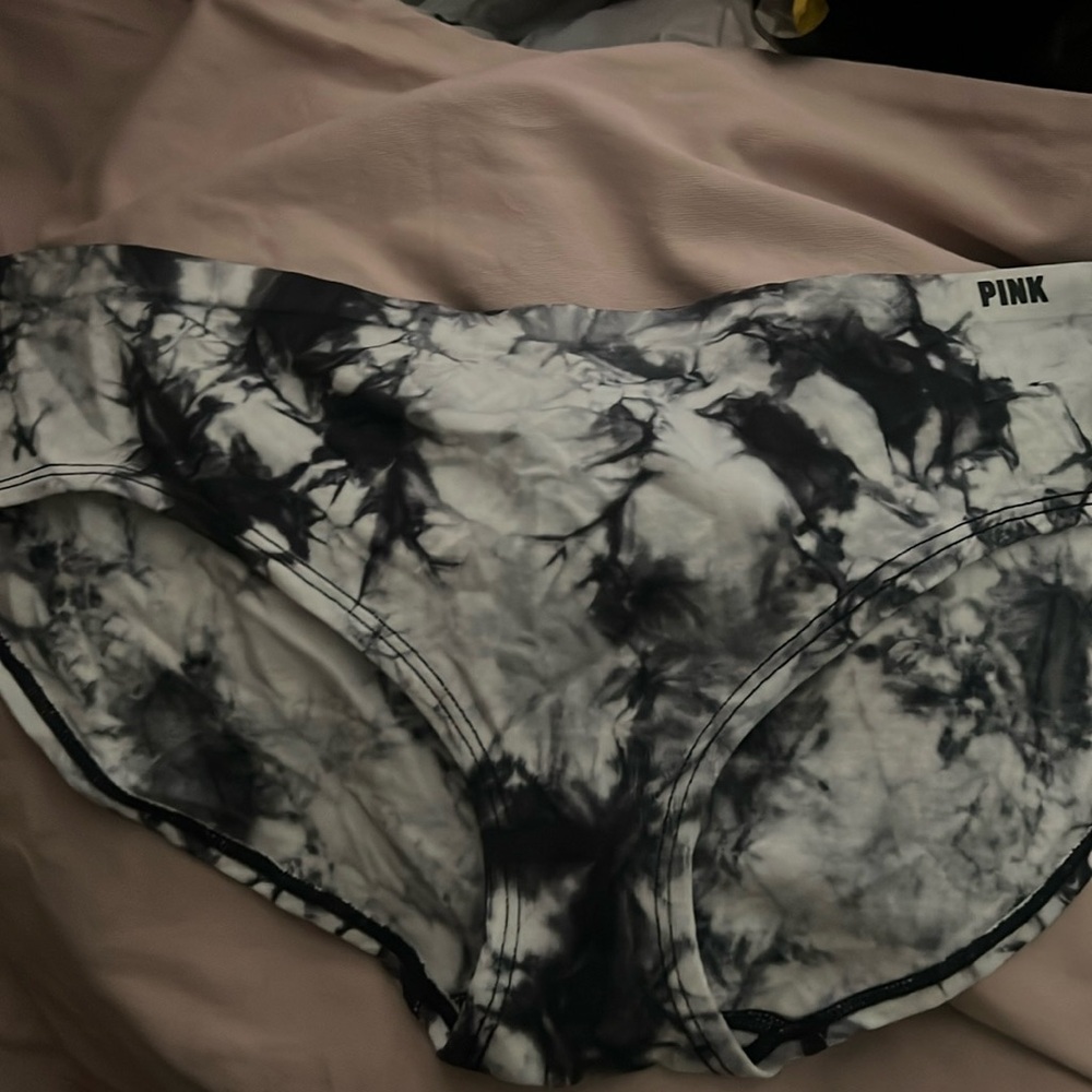 VS PINK Tie Dye Marble Print Seamless Hipster Panty